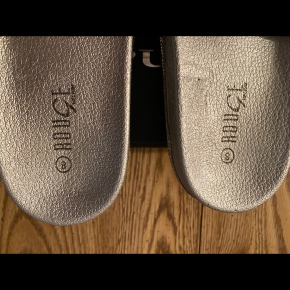 Slides - Picture 4 of 4